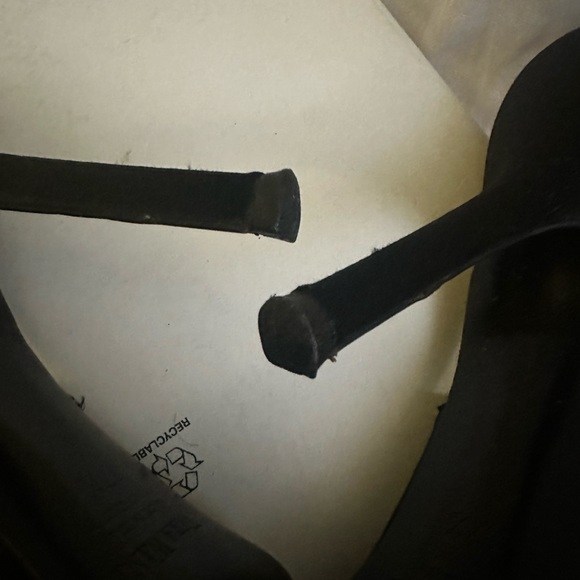 Vera Wang Black Satin Sling Back - Picture 4 of 6